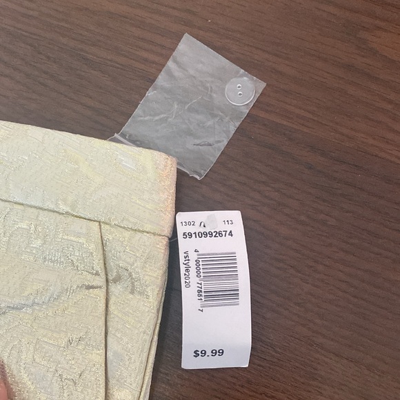 Good Patterned Short Shorts - Picture 3 of 5